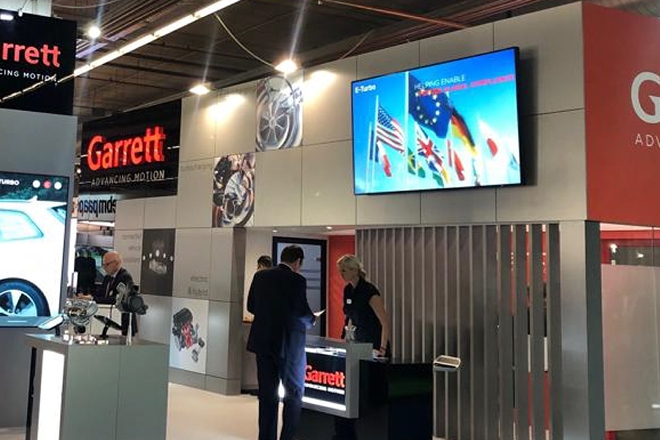 Garret stand